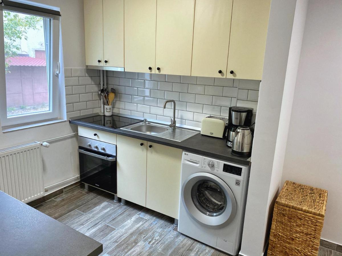 Highland Home - Cozy Apartments Near City Center Oradea Eksteriør billede